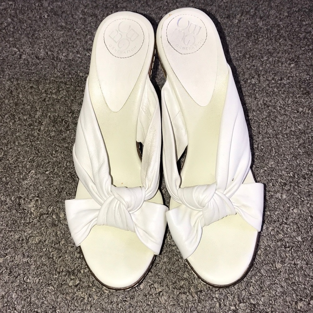 White BCBGENERATION wedges